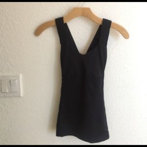 Black LULULEMON tank