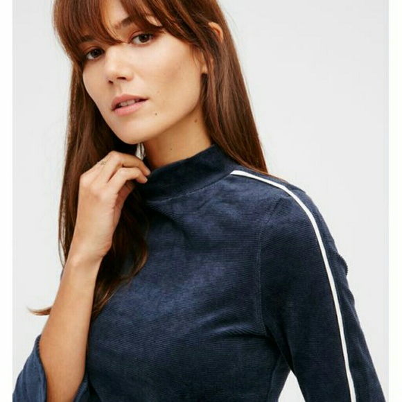 ISO Free People Zoe Tee in Black or Blue size M - Picture 1 of 2