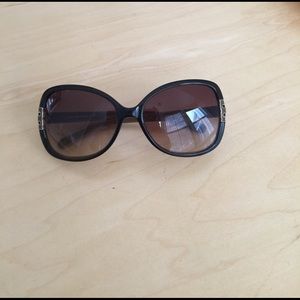 Beautiful Tory Burch Sunglasses