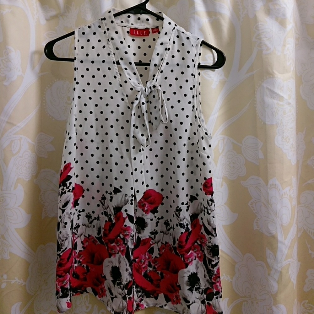 *sold* Adorable blouse