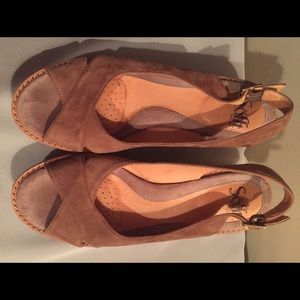 Söfft Suede Wedge Sandals