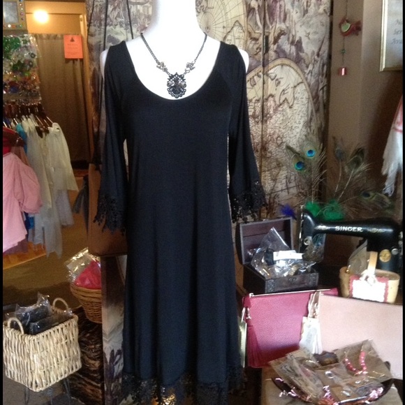 Cold Shoulder Dress - Picture 5 of 7