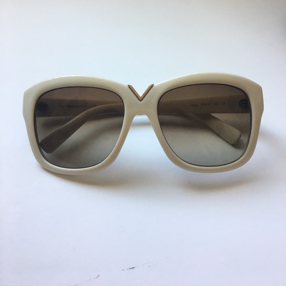 SOLD --- Ivory Valentino Suglasses
