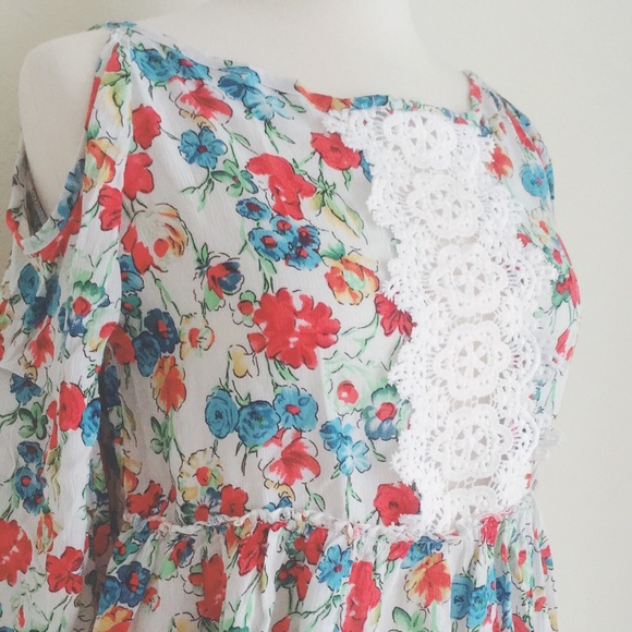 LOWEST ❗️Floral rayon off-shoulder top ivory - Picture 7 of 7