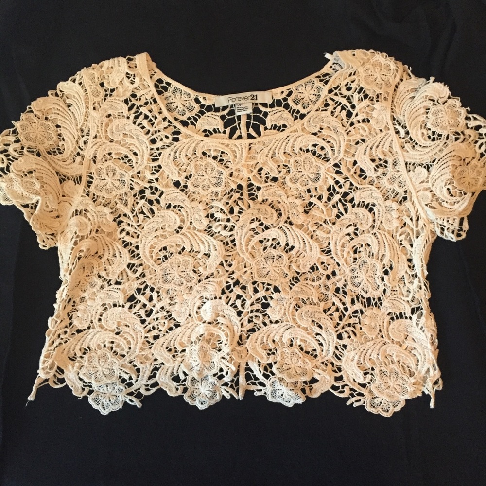 ‼️MOVING SALE‼️ Lace crop top
