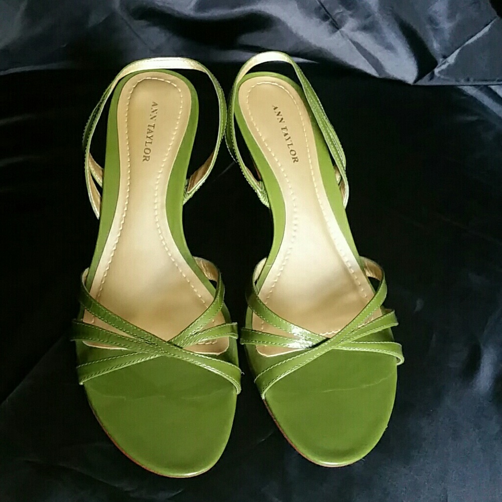 *NEW* Strappy Green Patent