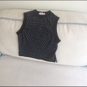 Sparrs Spirit Navy blue patterned crop top