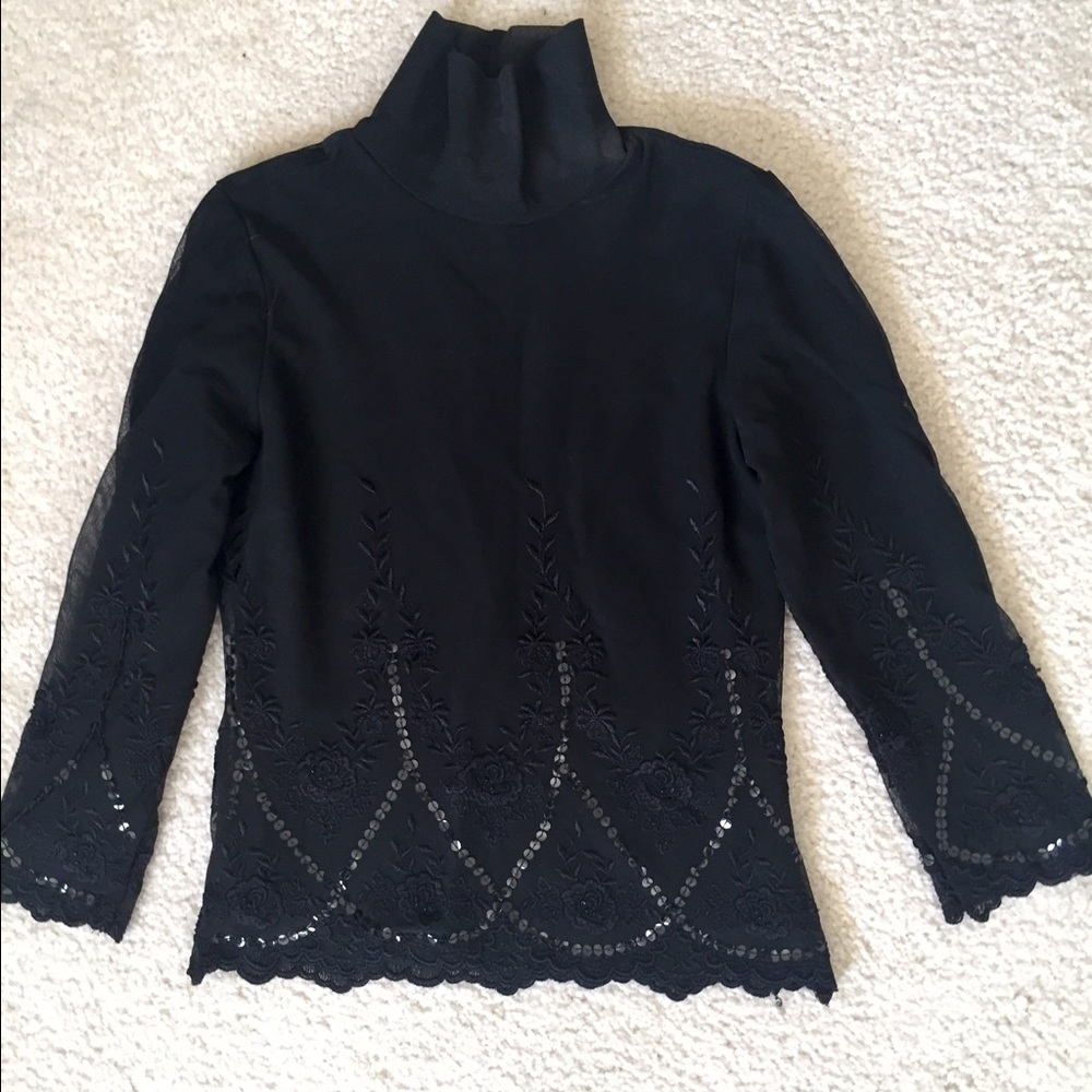 Express sheer blouse size XS lots of detail