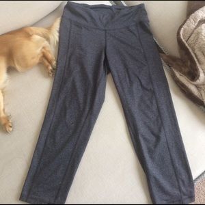 Old Navy mid/high waisted yoga pants size XS