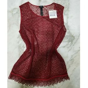 ᴸᴬ ᴾᴱᴿᴸᴬ
 sheer lace top in RED