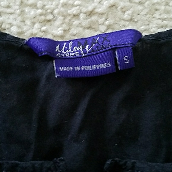 Miley Cyrus tank top - Picture 3 of 4