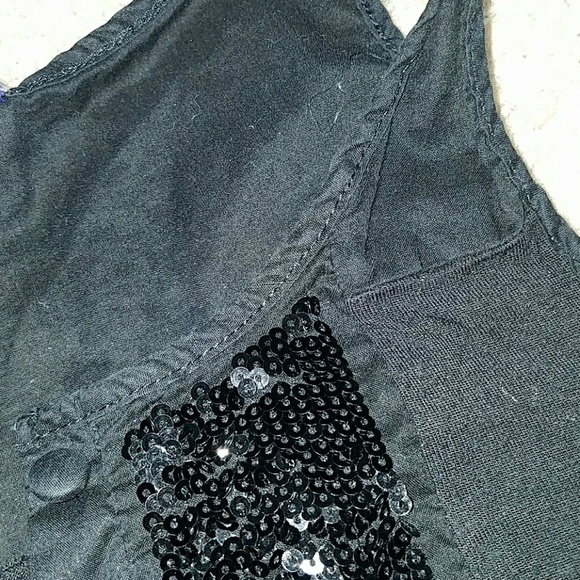 Miley Cyrus tank top - Picture 4 of 4