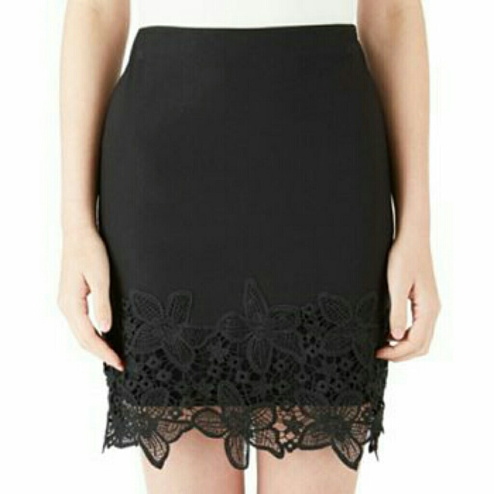 NWT Black Floral Lace-Trim Pencil Skirt