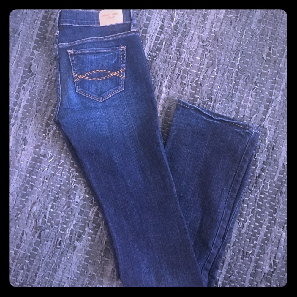 AberCrombie and Fitch med to dark Jean