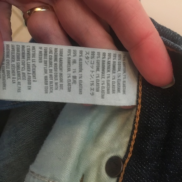 AberCrombie and Fitch med to dark Jean - Picture 4 of 4