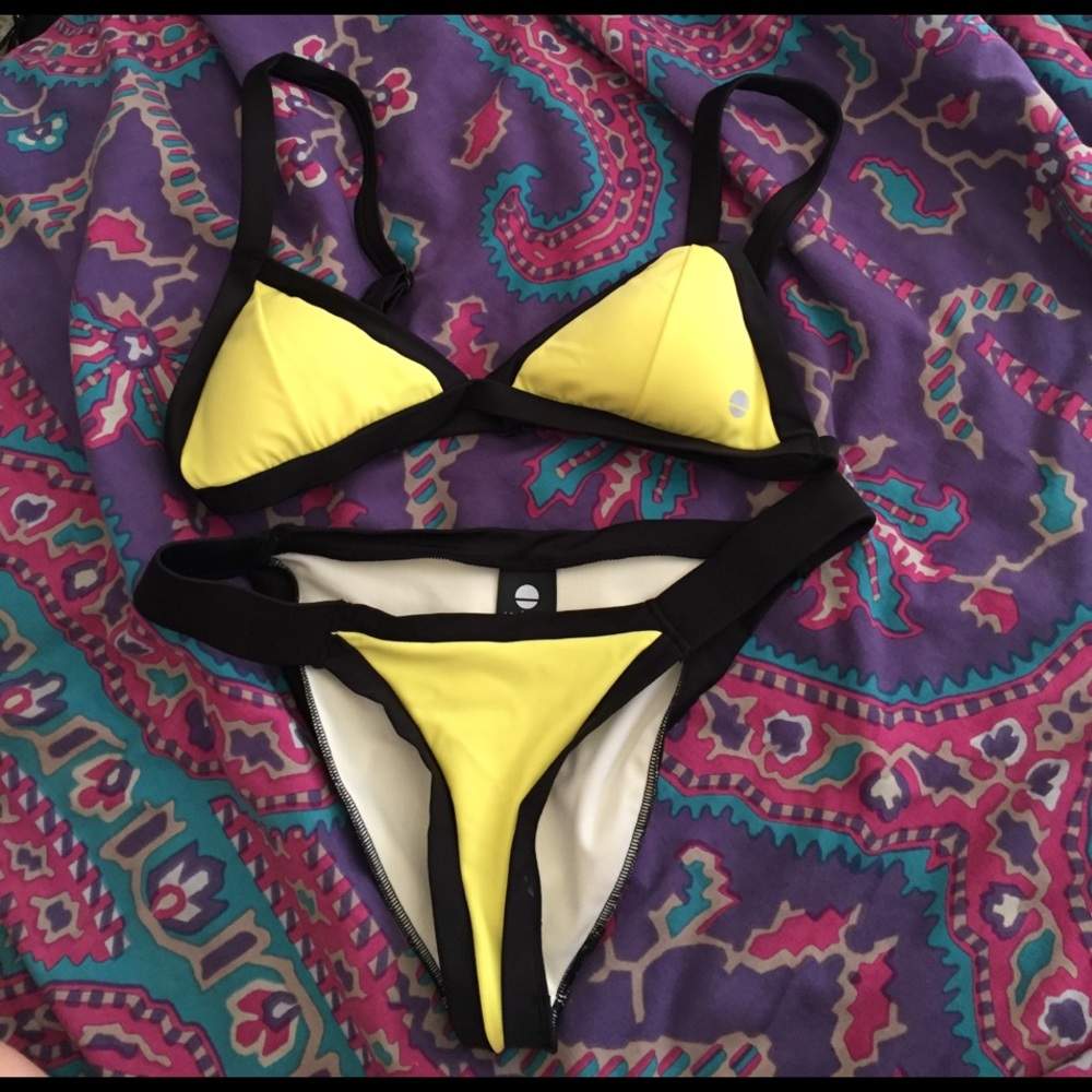 SOLÉ EAST bikini