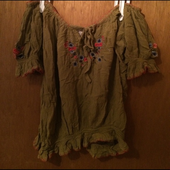 Boho off the shoulder crop - Picture 2 of 5