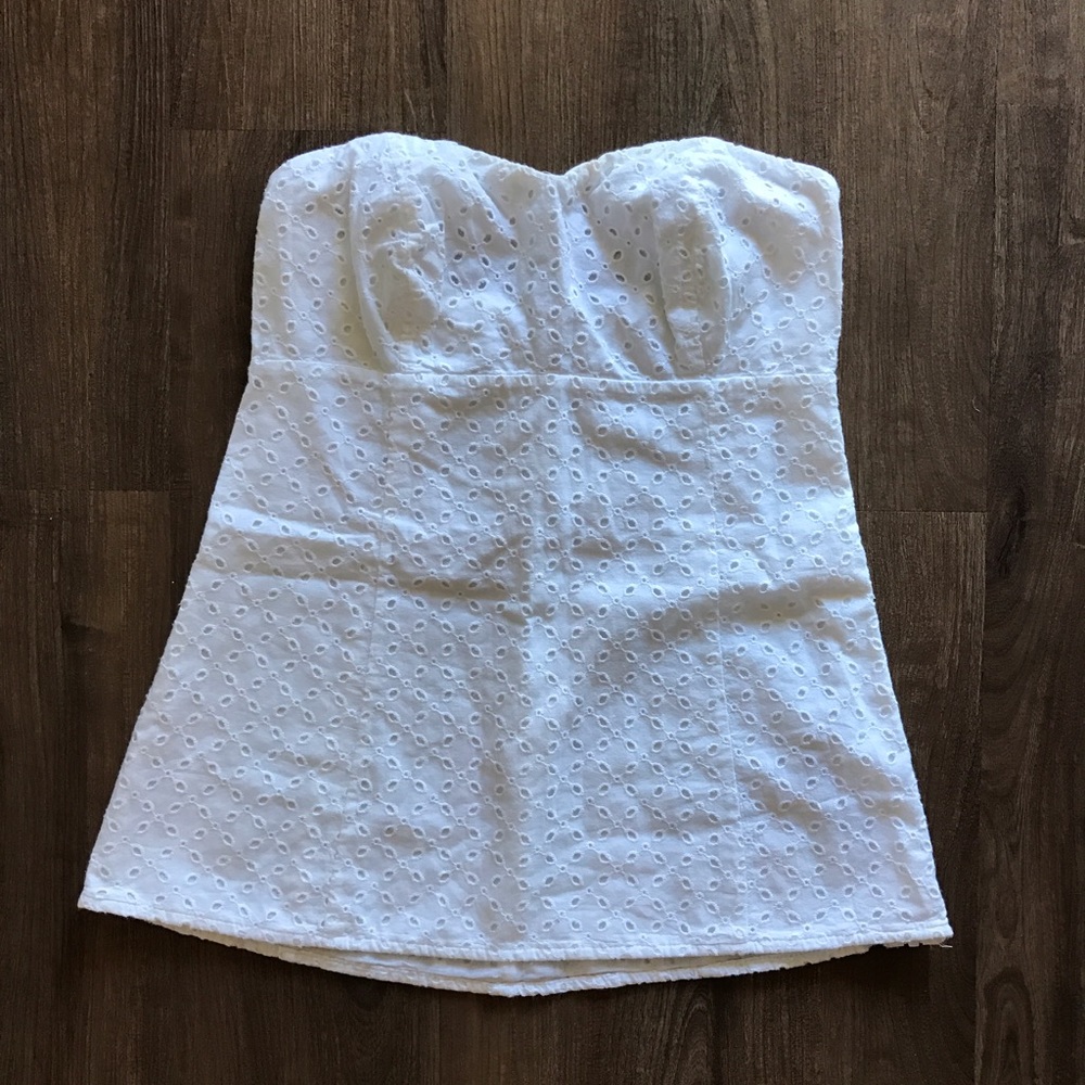 BEBE cute strapless top