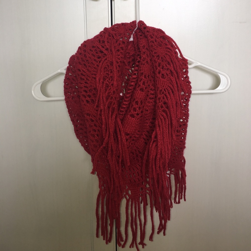 Red fringe tube scarf