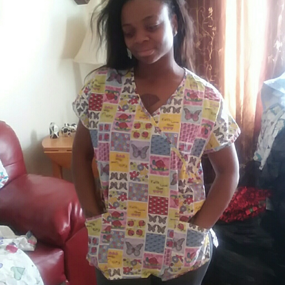 Scrub tops - Picture 4 of 4