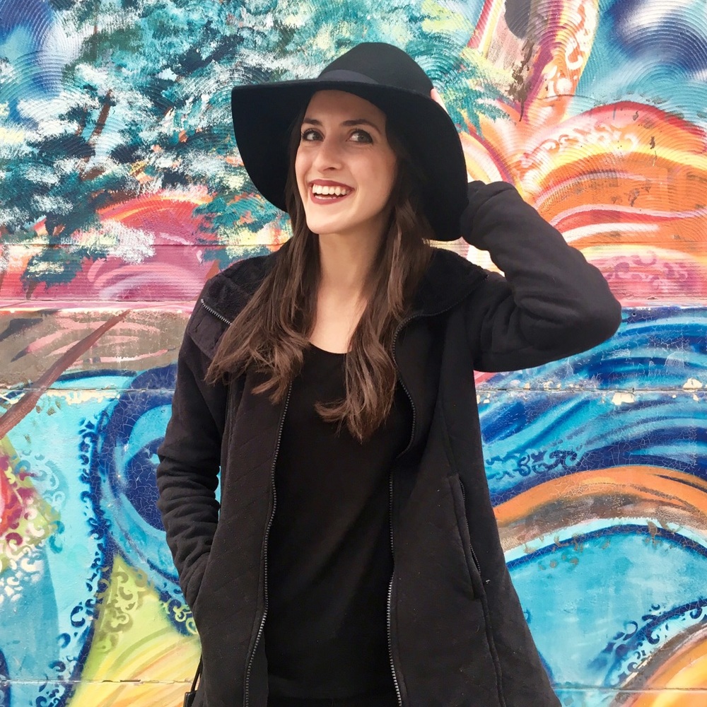 Meet your Posher, Olivia