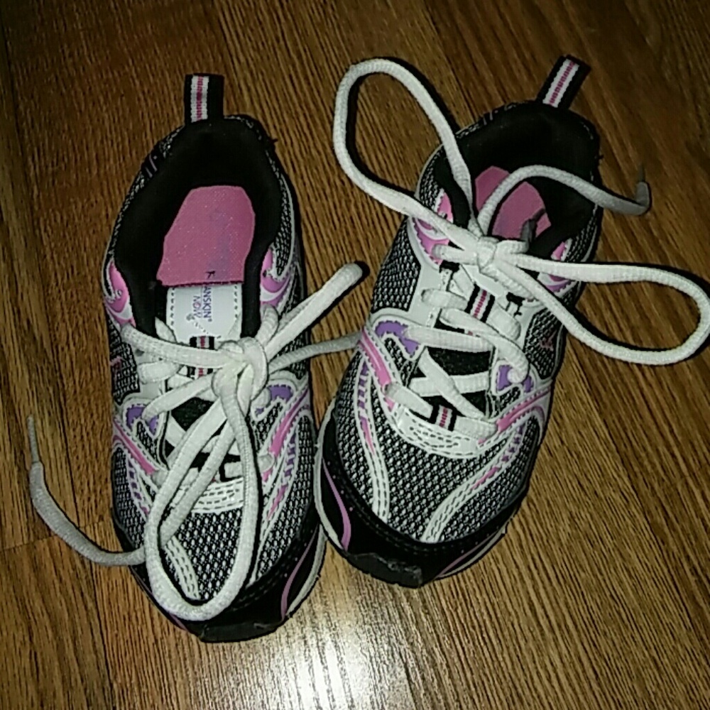 Danskin Now Sneakers