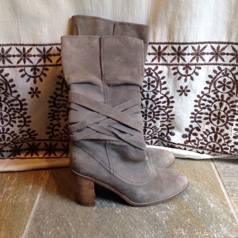 Grey boots