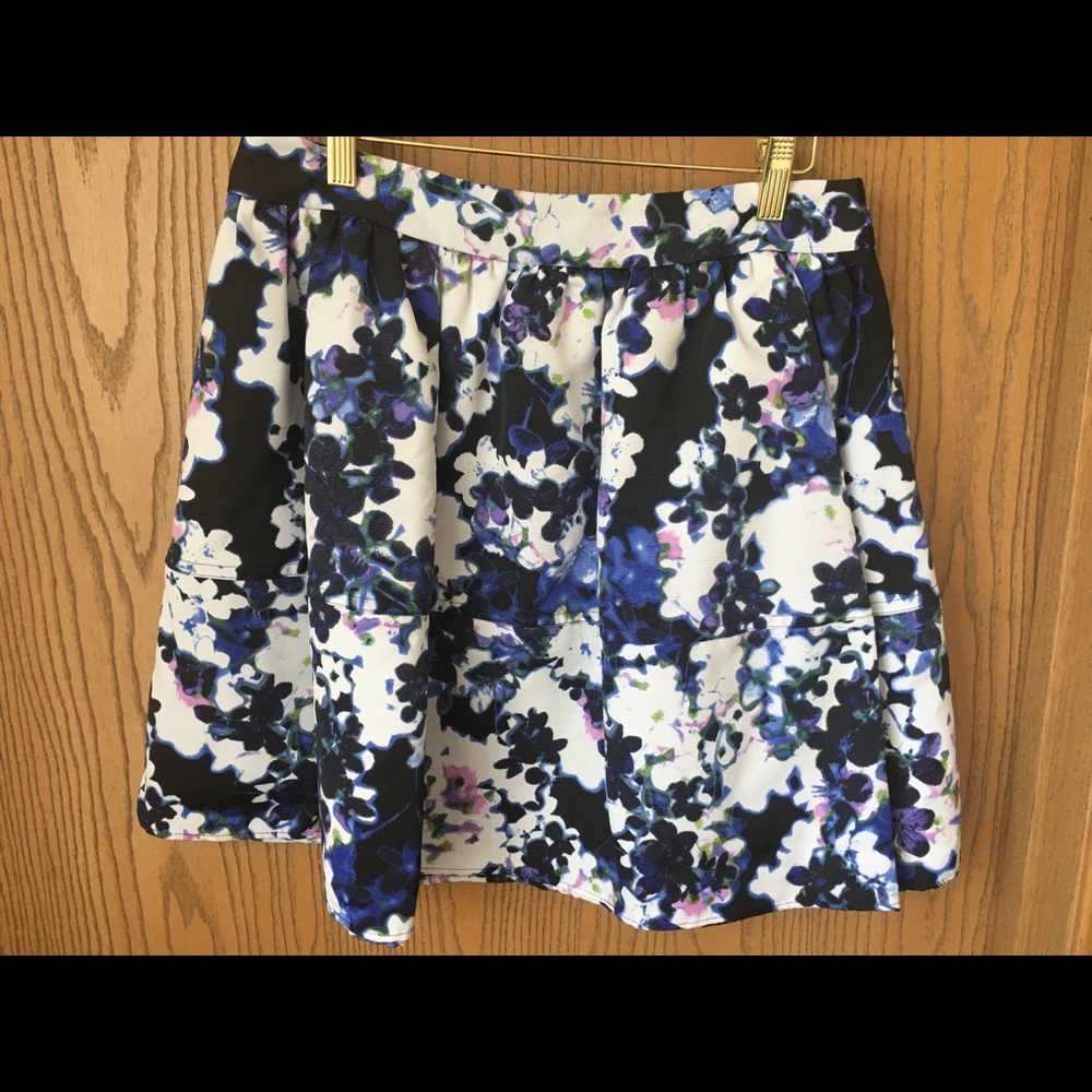 Express floral mini skirt
