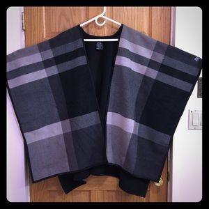 Women's Ike Behar poncho