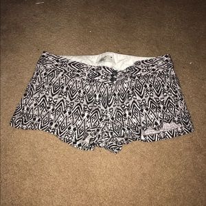 AE patterned shorts
