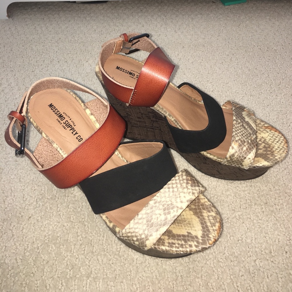Earth tone wedges