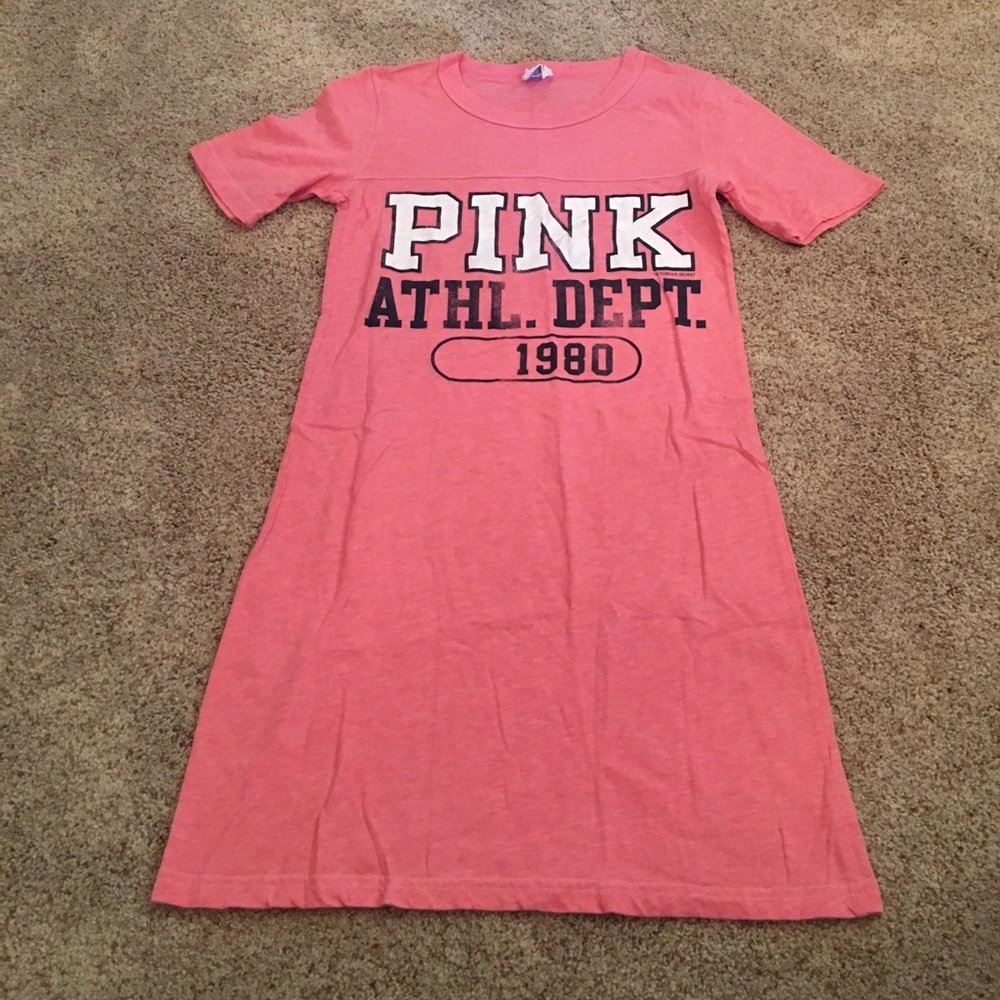 NEW Victoria's Secret PINK long graphic tee in XS