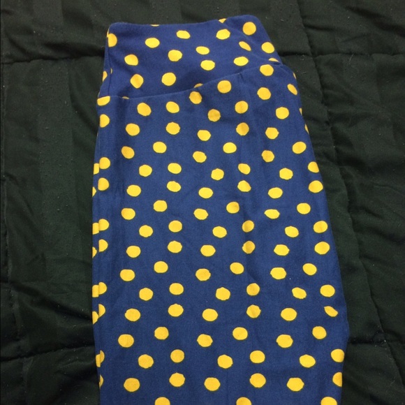 LuLaRoe Pants - LulaRoe OS Polka Dot Leggings