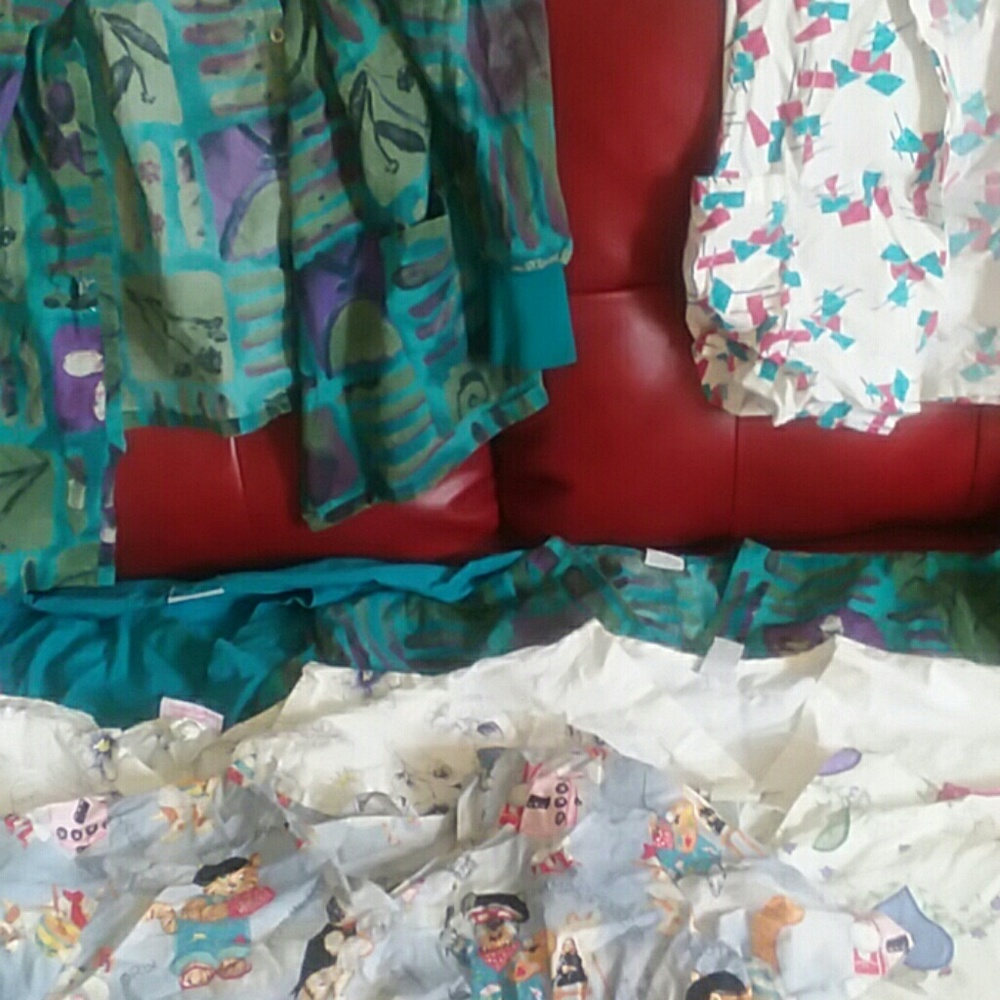 Women scrubs tops and bottoms