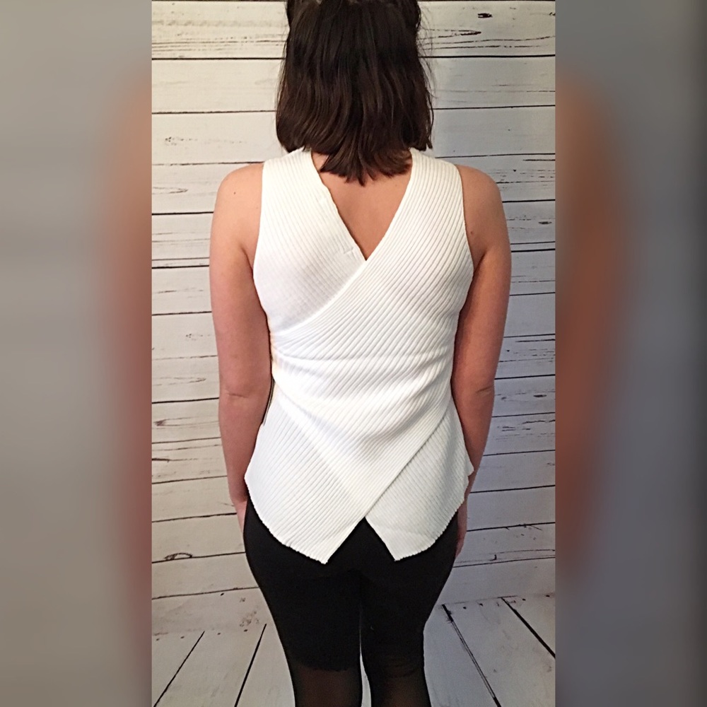 Stunning cut! Ribbed overlap top in white! LAST 2 - Picture 2 of 2