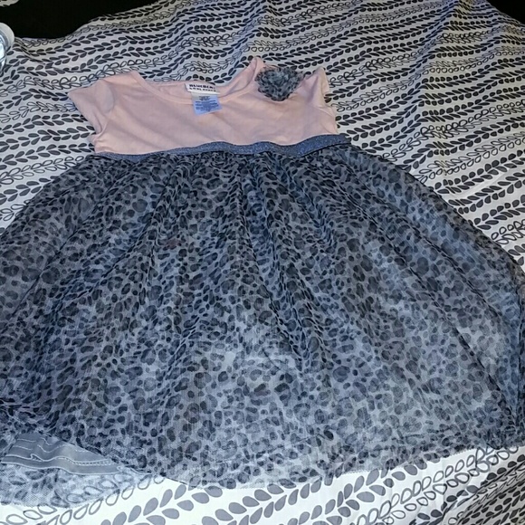 Beautiful girly dress - Picture 2 of 3