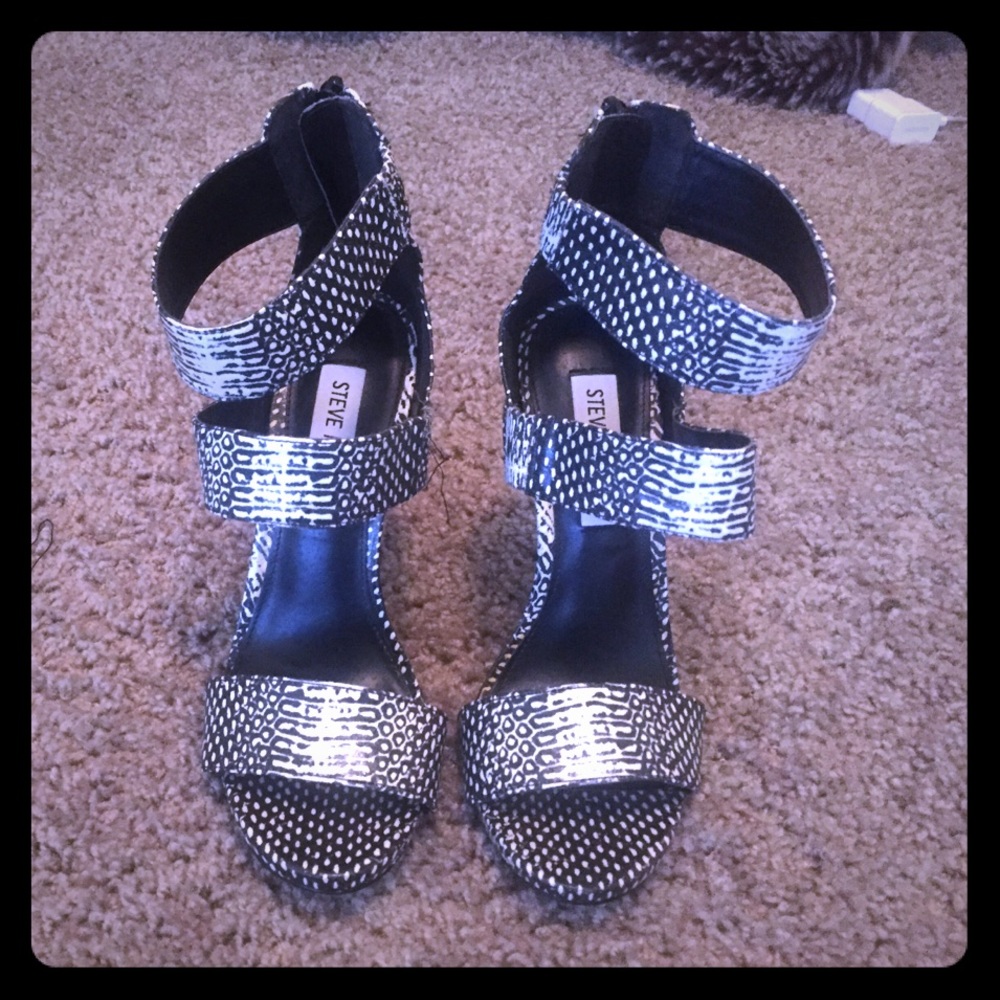 Steve Madden shoe!!!! Never worn