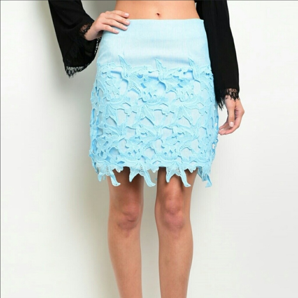 Sale ends Friday 👗Cute Skirt👍🏼🌺🌹🌸 - Picture 3 of 3