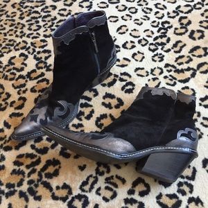 Gorgeous Donald Pliner western boots