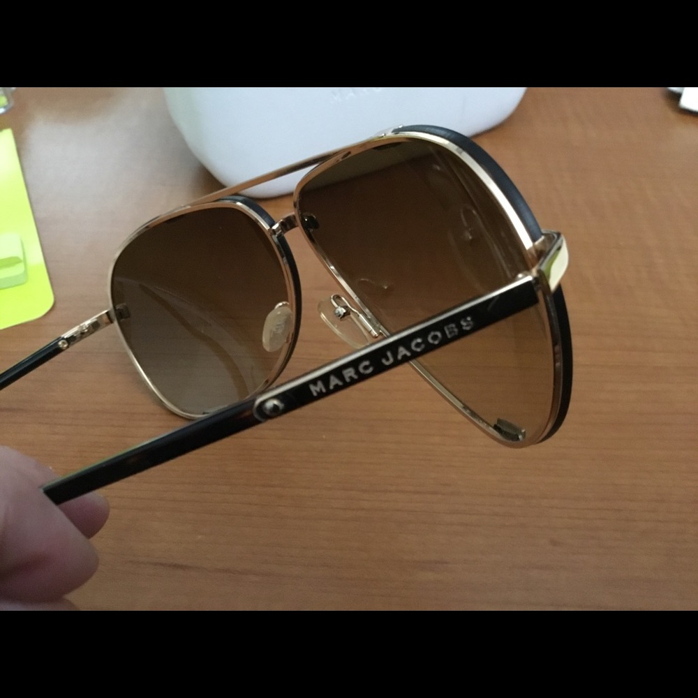 Marc Jacobs - Picture 2 of 4