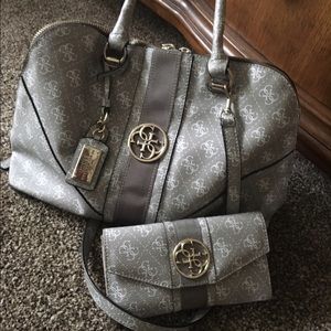 Guess purse and matching wallet