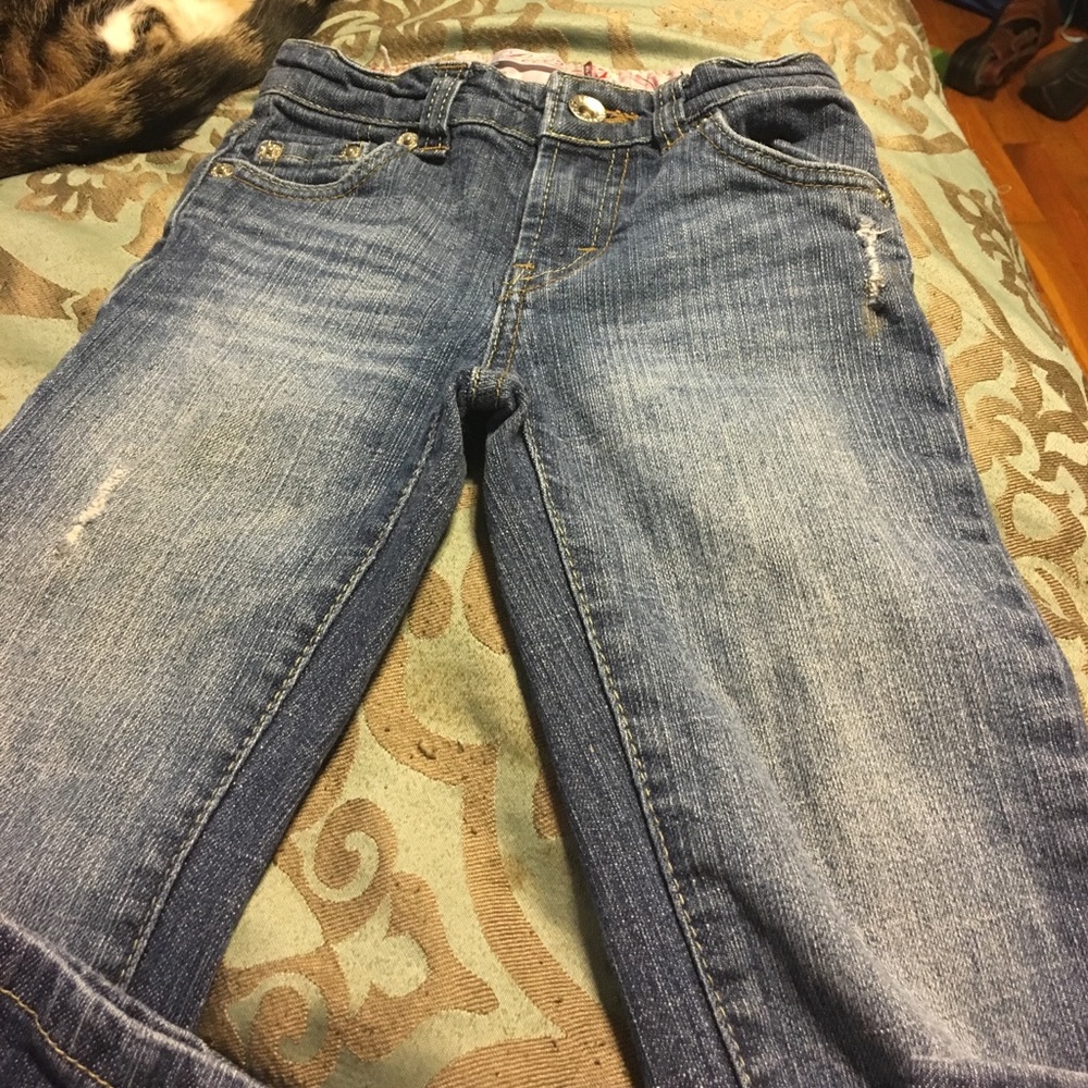EUC Levi's girls jeans in a size 8 slim