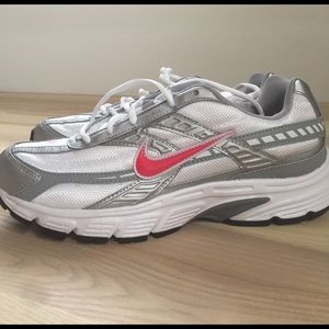 Never been worn Women's Nike Running Shoes