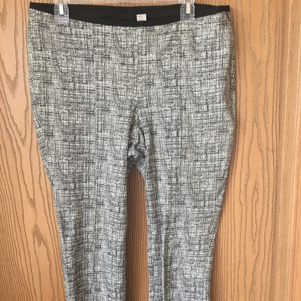 Black and white dress capris