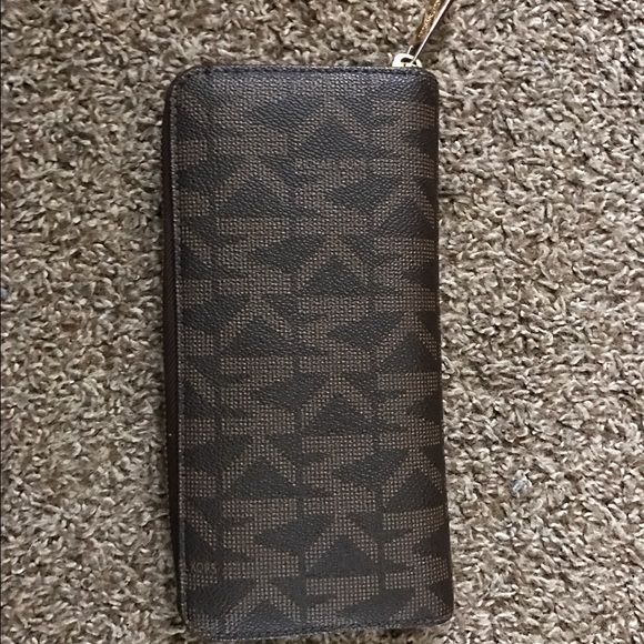New condition Michael Kors Jet Set wallet - Picture 2 of 4