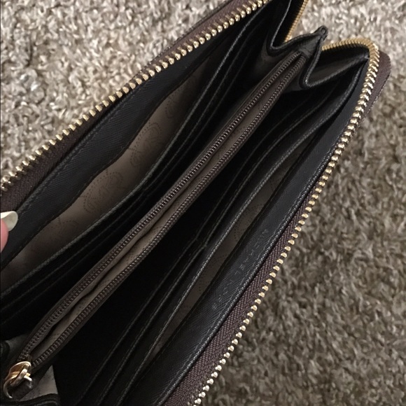 New condition Michael Kors Jet Set wallet - Picture 3 of 4