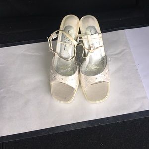 Chinese Laundry high heel, Velvet type material