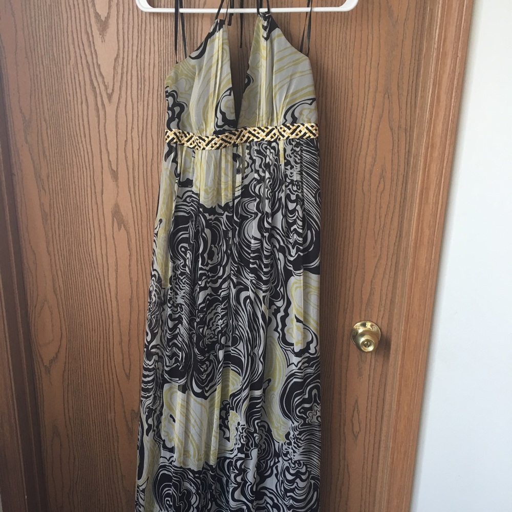 Beautiful brown, gold, white maxi dress!