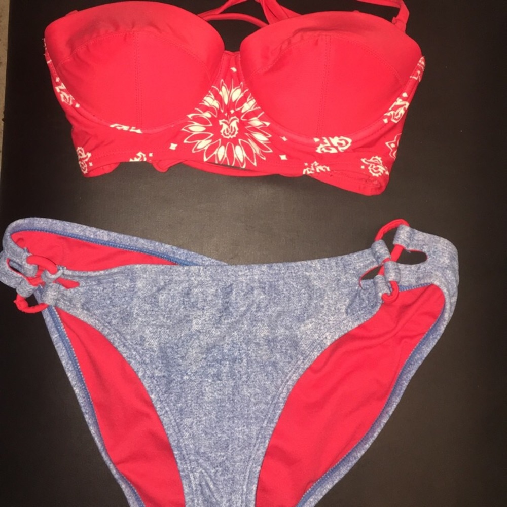 Halter top bikini