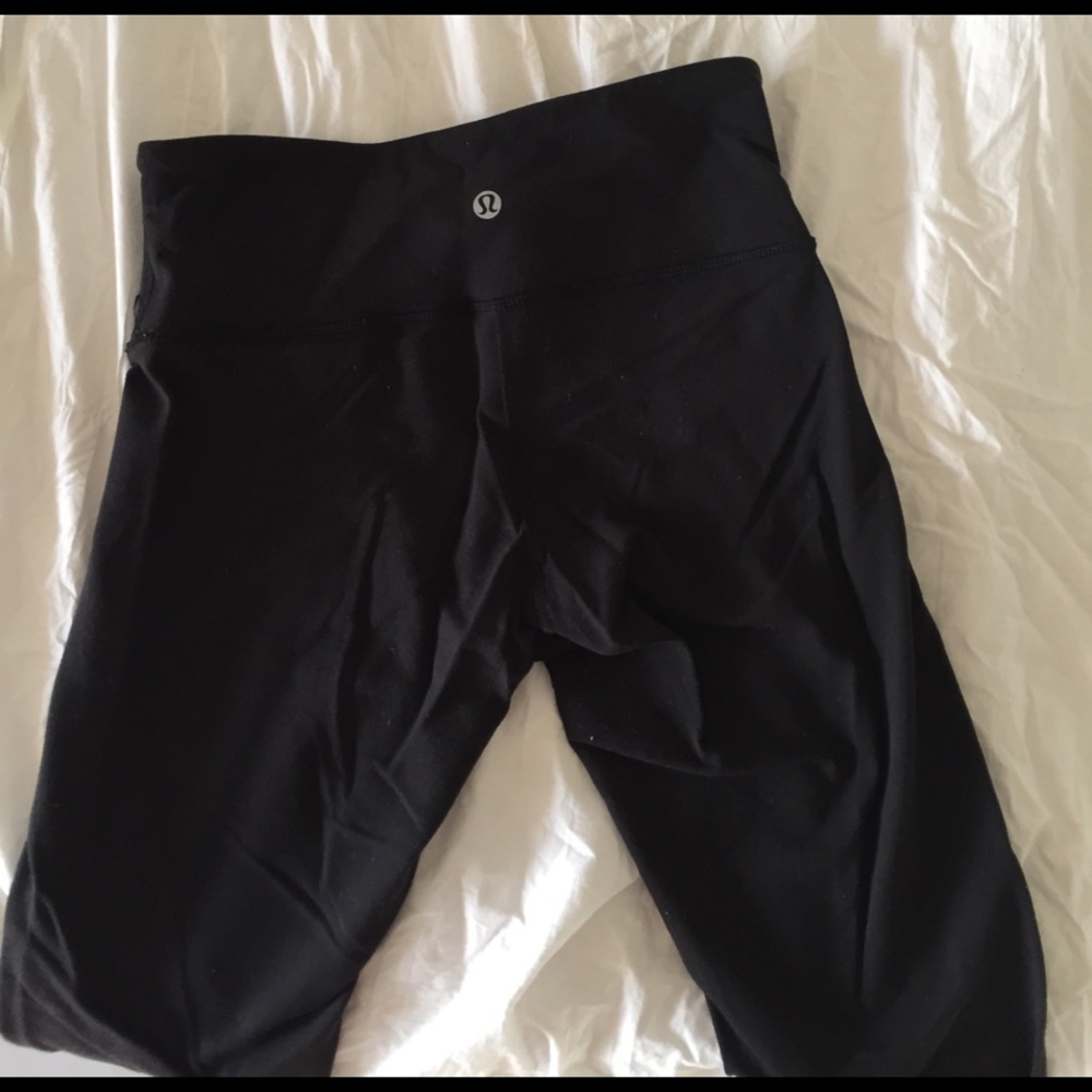 Black Lulu lemon leggings